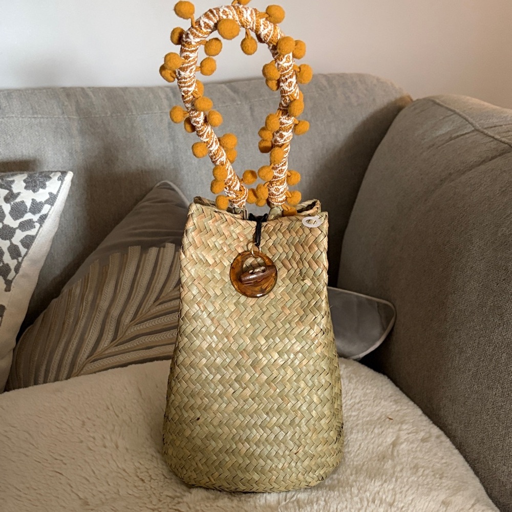 New BOHO handbag Straw Tote with Pom Pom Handle